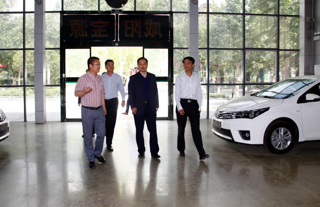 王秉琦副部长实地考察汽车工程与服务技术训练中心